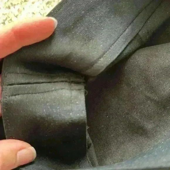 Spanx Shorts 5 in Inseam - Picture 4 of 7